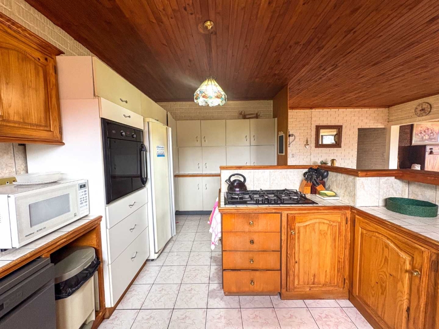 4 Bedroom Property for Sale in Stilbaai Wes Western Cape